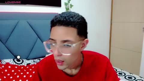 Snapshot of iam_patrick01 chatting on 23, 12, 2024 iam patrick online show from 23, 12, 2024