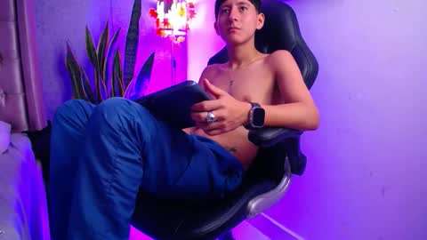 I A M   S M I T H S online show from 3, 3, 2026