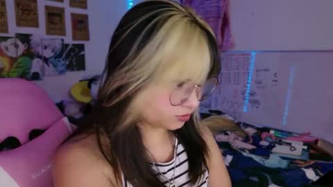 Snapshot of iam_zoechan chatting on 26, 4, 2026 Zoe 3 online show from 26, 4, 2026