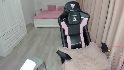 Cassie  STREAMS HERE EVERYDAY online show from 2, 2, 2025