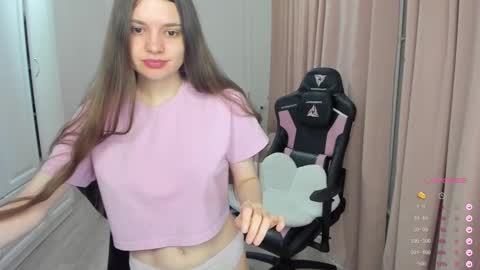 Cassie  STREAMS HERE EVERYDAY online show from 28, 2, 2025