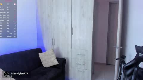 Dylan  independent model  online show from 6, 3, 2025