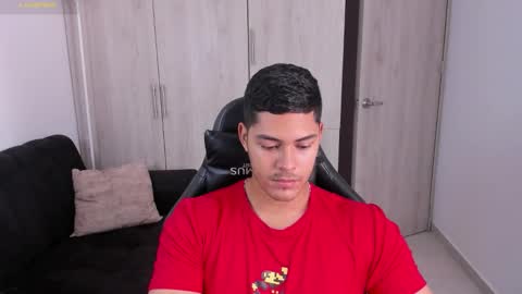 Dylan  independent model  online show from 26, 9, 2025