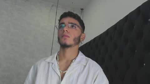 IAN CASTILLO online show from 15, 2, 2025