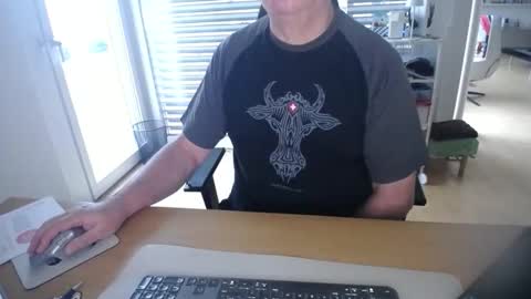 iandy12 online show from 8, 10, 2025