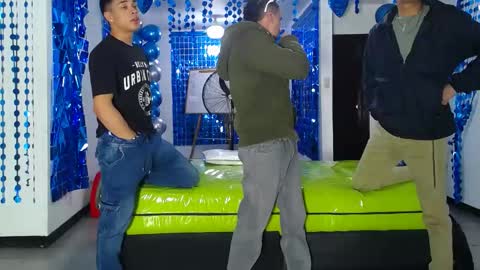 THOMAS AND DAMIAND online show from 19, 1, 2025