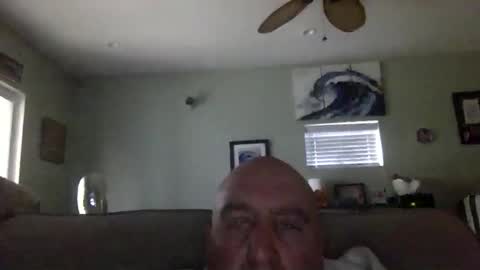 Snapshot of icumming chatting on 19, 4, 2026 icumming online show from 19, 4, 2026
