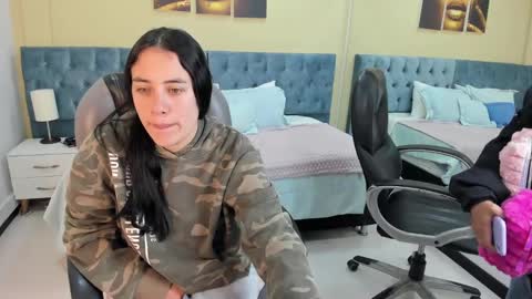 Icy online show from 1, 2, 2025