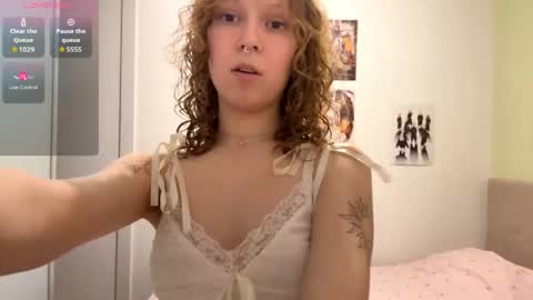Snapshot of idellwold chatting on 18, 4, 2026 Sarah online show from 18, 4, 2026