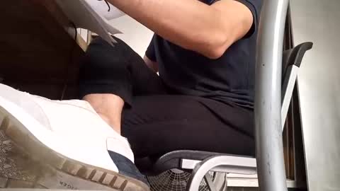 idris izan online show from 29, 10, 2025