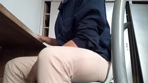 idris izan online show from 30, 10, 2025