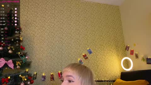 Emmy  help me reach 100 thumbs up online show from 30, 12, 2024