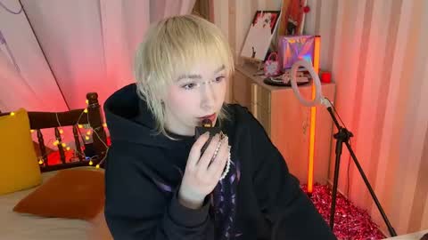 Emmy  help me reach 100 thumbs up online show from 20, 2, 2026