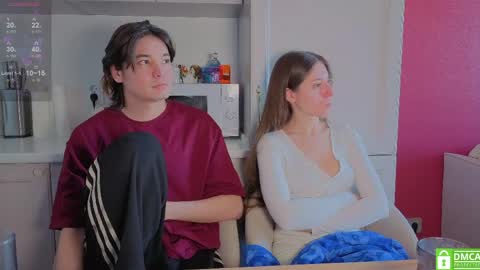 Julia and Mira online show from 11, 4, 2026