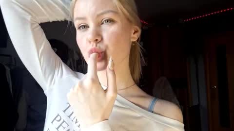 ShyLuna online show from 19, 3, 2026