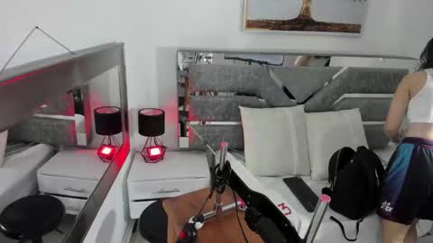 Snapshot of iliy_ chatting on 1, 11, 2025 ILY online show from 1, 11, 2025