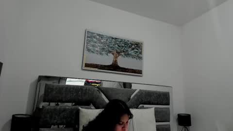 Snapshot of iliy_ chatting on 5, 11, 2025 ILY online show from 5, 11, 2025