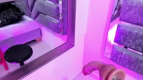 Snapshot of iliy_ chatting on 2, 5, 2026 ILY online show from 2, 5, 2026