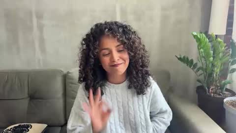 Snapshot of illaroom chatting on 10, 12, 2024 Kloe online show from 10, 12, 2024