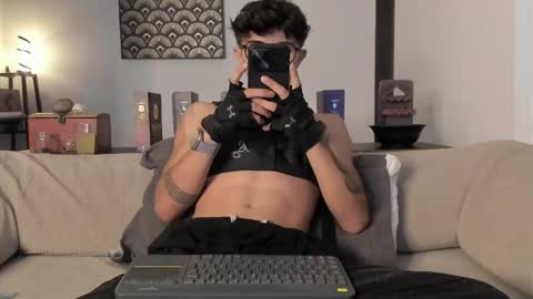 IM  THOMAS online show from 16, 5, 2026