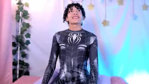 Alejo independent model   online show from 18, 4, 2026