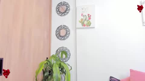 Luna online show from 4, 4, 2026