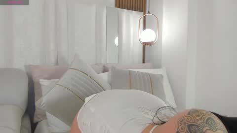 Juli  online show from 7, 10, 2025