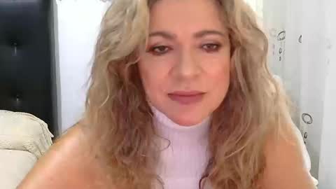 Snapshot of im_sharonr chatting on 8, 9, 2025 Sharon online show from 8, 9, 2025