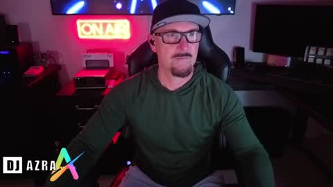 Snapshot of imdjazra chatting on 7, 2, 2025 DJ Azra online show from 7, 2, 2025