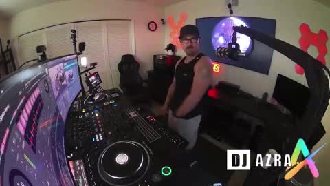 Snapshot of imdjazra chatting on 11, 2, 2025 DJ Azra online show from 11, 2, 2025