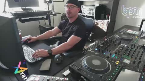 Snapshot of imdjazra chatting on 31, 1, 2026 DJ Azra online show from 31, 1, 2026