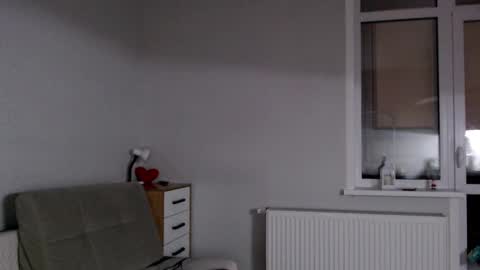 Della online show from 8, 12, 2024