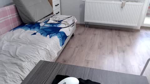 Della online show from 8, 3, 2025