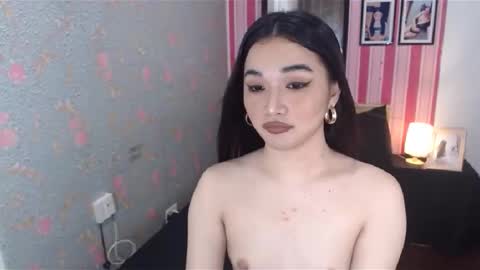 indestructabletrixie online show from 22, 2, 2025