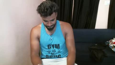 Snapshot of indianbull2023 chatting on 20, 4, 2026 indian slim boy with big for u online show from 20, 4, 2026