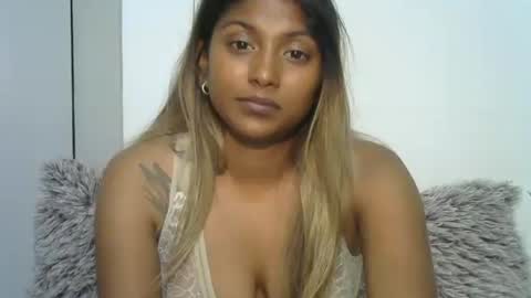 indianqtpie6 online show from 6, 11, 2025