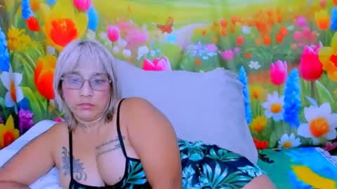 Snapshot of indianroxy27 chatting on 28, 6, 2026 indianroxy27 online show from 28, 6, 2026