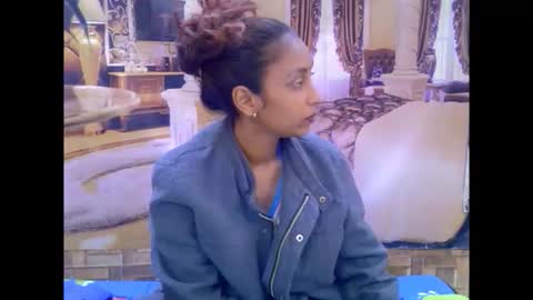 indiansexybutt4u2luv online show from 10, 3, 2026