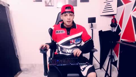 Snapshot of indomitablebeast chatting on 21, 11, 2025 matias online show from 21, 11, 2025