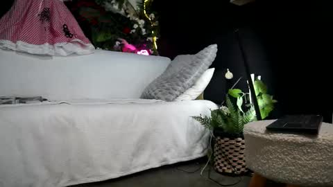 Snapshot of ingadn chatting on 1, 10, 2025 IngAdn online show from 1, 10, 2025