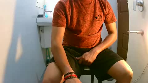 Snapshot of ingloriousuncut chatting on 18, 2, 2025 Inglorious Hairy Uncut online show from 18, 2, 2025