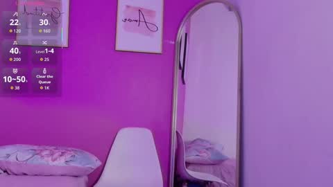 innocenthazel online show from 24, 11, 2025