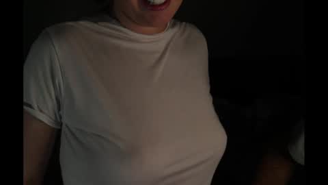 Snapshot of innocentisla chatting on 23, 1, 2025 innocentisla online show from 23, 1, 2025