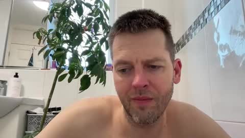 Snapshot of interestedhun chatting on 9, 3, 2025 InterestedHun online show from 9, 3, 2025