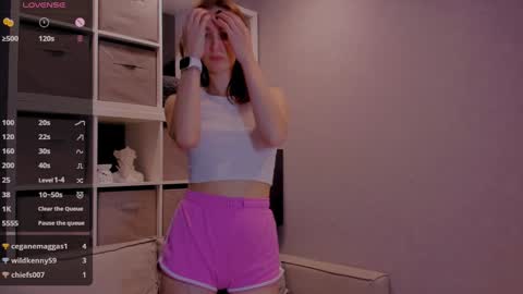 Snapshot of internetsexplorer chatting on 22, 12, 2024 Bernadette Join online show from 22, 12, 2024