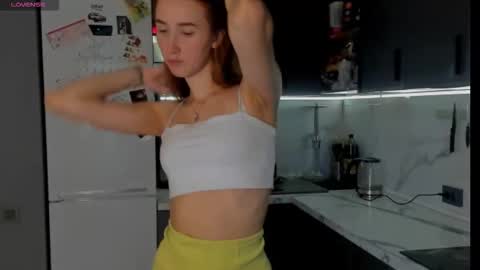 Snapshot of internetsexplorer chatting on 28, 10, 2025 Bernadette Join online show from 28, 10, 2025