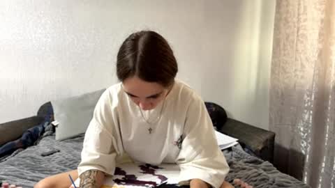 Snapshot of irinaballesteros chatting on 7, 10, 2025 Evie online show from 7, 10, 2025