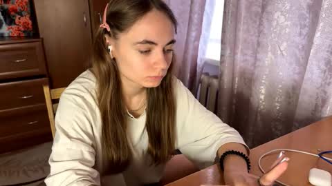 Snapshot of irinaballesteros chatting on 17, 10, 2025 Evie online show from 17, 10, 2025