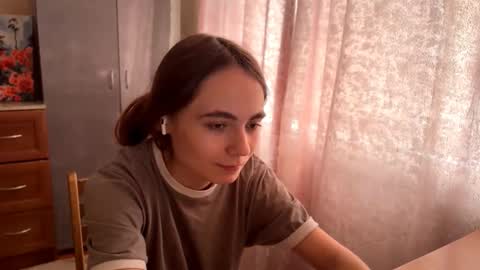 Snapshot of irinaballesteros chatting on 22, 10, 2025 Evie online show from 22, 10, 2025