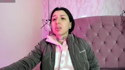 iris_77 online show from 12, 1, 2026